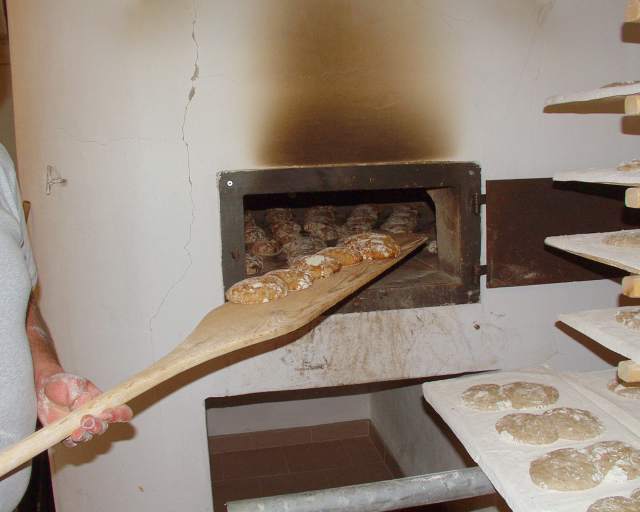 Gasthof Hochmuth: Vinschgauer Fladen aus unserer Backstube